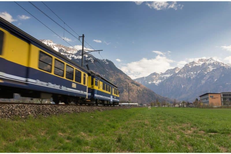 Berner Oberland Bahn train