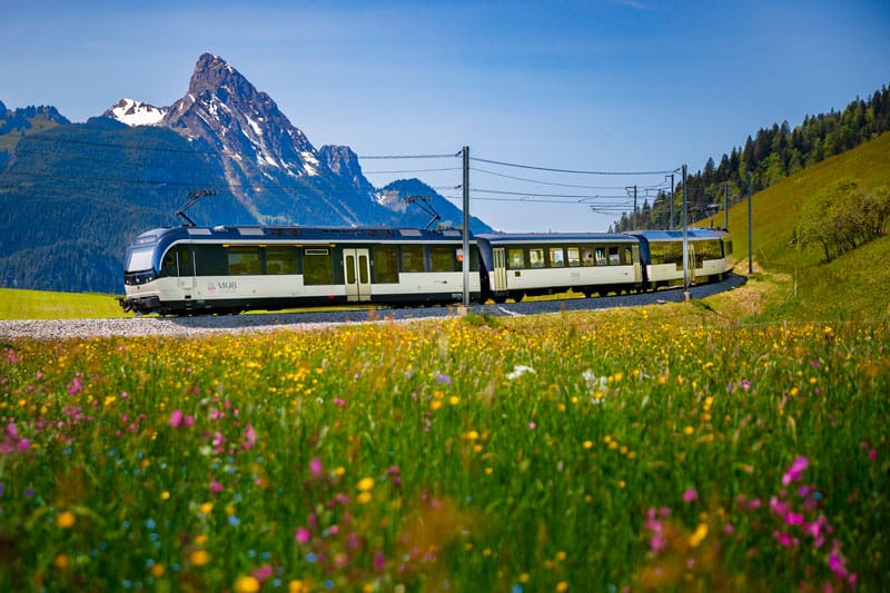 GoldenPass Line train near Schonried