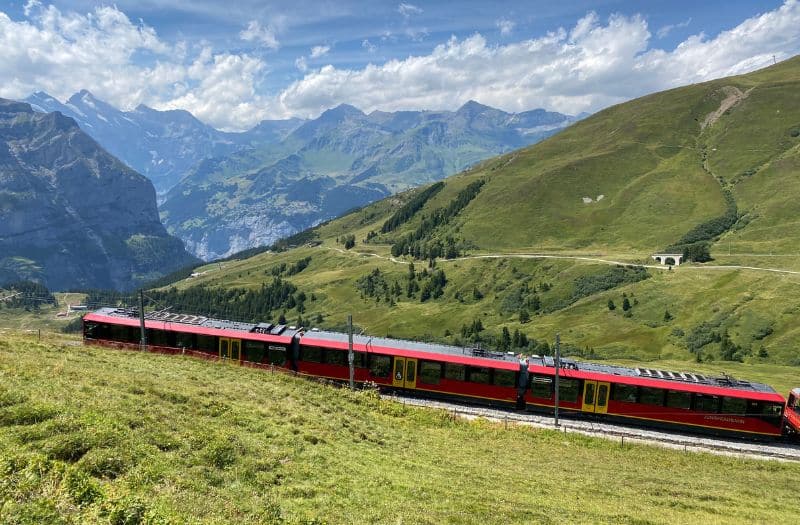 The Jungfraubhan making its way from Jungfraujoch to Kleine Scheidegg.