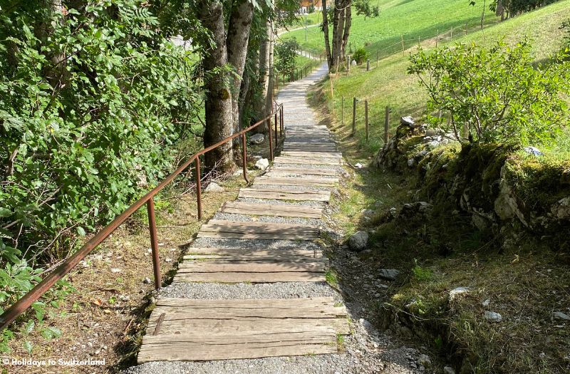 Pathway between Mürren and Gimmelwald