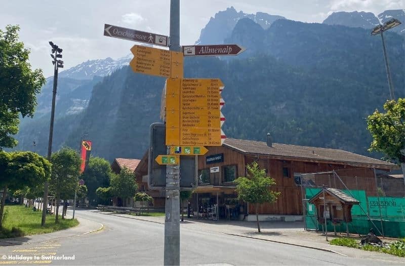 Signing showing direction of Oeschinsee from Kandersteg train station