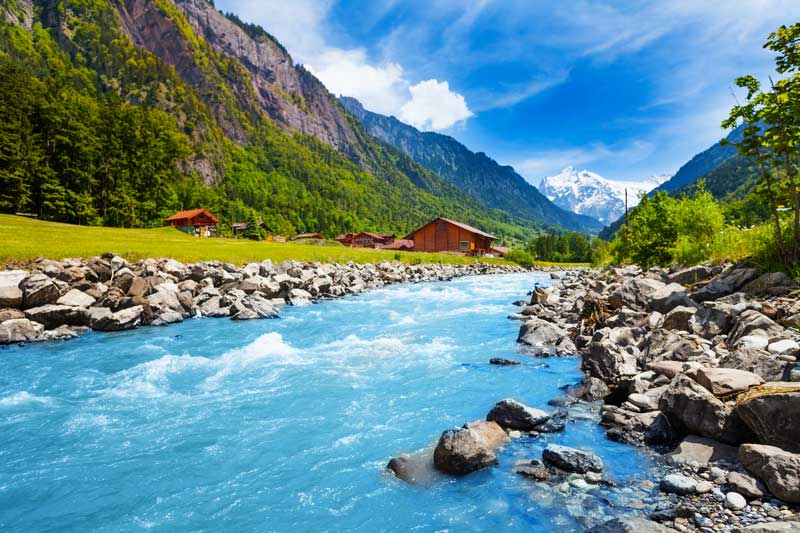 See Switzerland's spectacular scenery on a coach tour